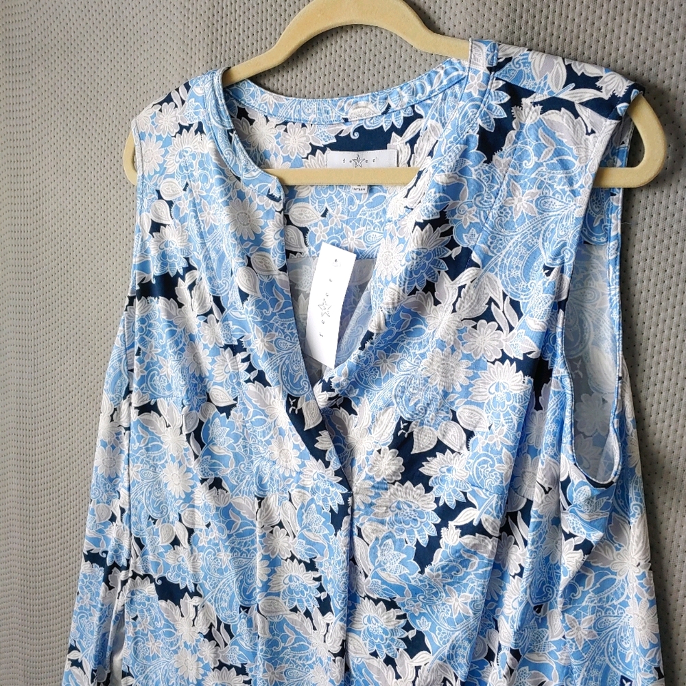 NWT Fever Floral Sleeveless Tank